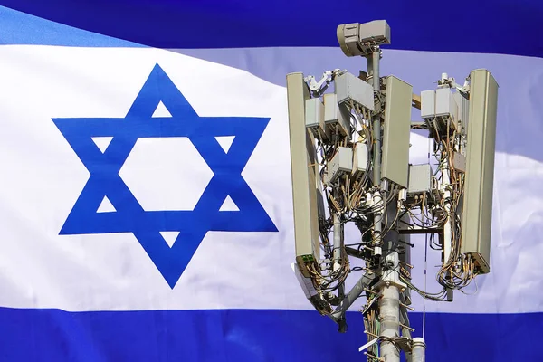 Телекомунікаційна Вежа Клітинною Антеною Встановлює Прапор Ізраїлю Телекомунікаційна Вежа Стільникового — стокове фото