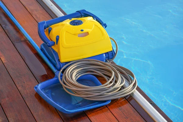 Water Cleaner Cleaning Robot Swimming Pools Full Automatic Pool Cleaning — Foto Stock