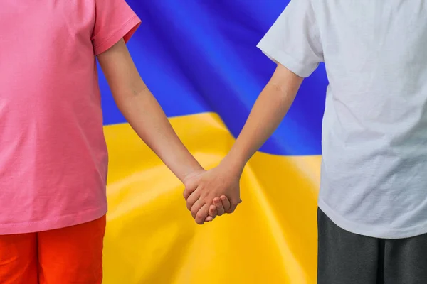 Due Bambini Sono Uniti Mani Sfondo Bandiera Ucraina Ragazzo Ragazza — Foto Stock