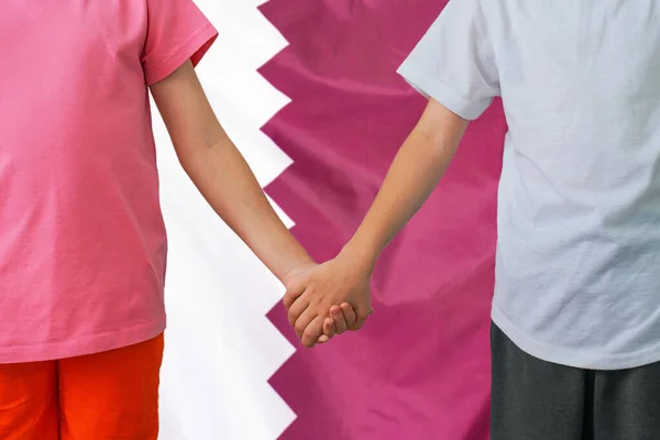 Dos Niños Unieron Sus Manos Fondo Bandera Qatar Boy Girl —  Fotos de Stock