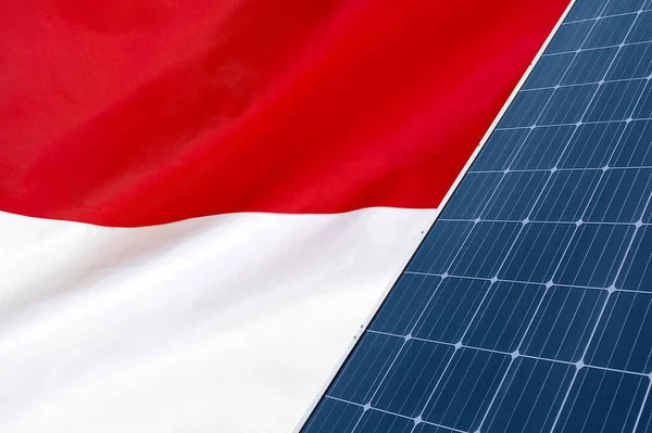 Солнечные Панели Фоне Флага Индонезии Солнечная Батарея Генерирует Чистое Электричество — стоковое фото
