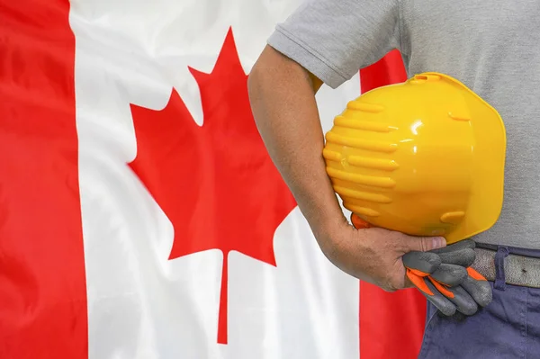 Close Hard Hat Holding Construction Worker Canada Flag Background Hand — Foto de Stock