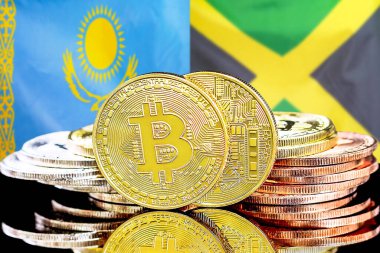 Kazakistan ve Jamaika 'nın bayraklarındaki bitcoinler. Kazakistan ve Jamaika 'daki kripto para birimi ve engelleme teknolojisi yatırımcıları için kavram