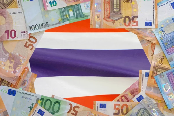 Банкноты Евро Фоне Флага Таиланда Различные Евробанкноты Рамка Бизнес Финансы — стоковое фото