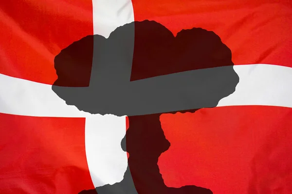 Seta Explosión Bomba Atómica Sobre Fondo Bandera Dinamarca Explosión Nuclear —  Fotos de Stock