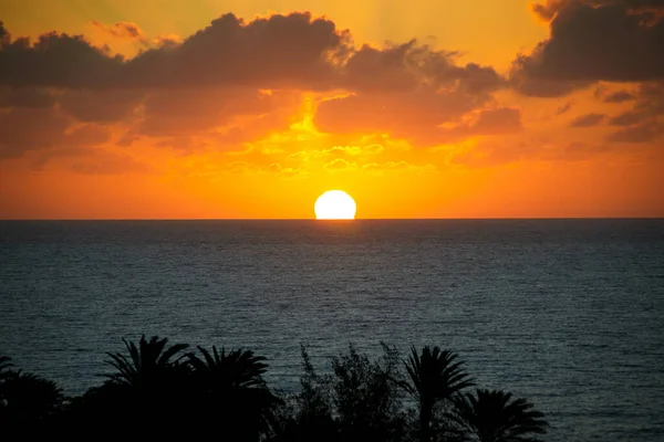 Die Sonne Geht Morgens Über Dem Horizont Des Atlantiks Vor — Stockfoto