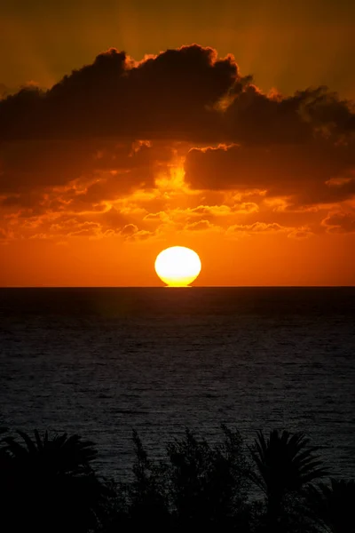 Slunce Vychází Dopoledních Hodinách Nad Obzorem Atlantského Oceánu Nad Pobřežím — Stock fotografie