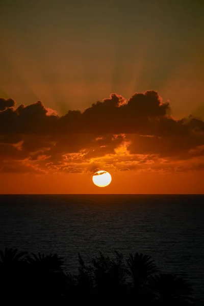 Plein Beau Soleil Rond Lève Dessus Atlantique Tôt Matin Peint — Photo