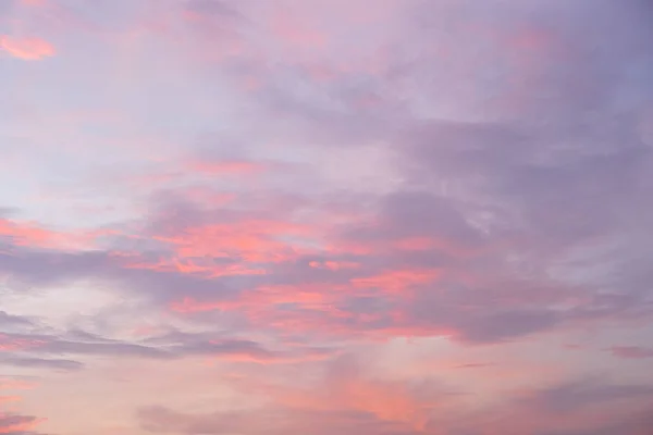Belo Céu Rosa Atmosférico Nuvens Pôr Sol Contexto Natural Abstrato — Fotografia de Stock