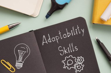 Uyumluluk Yetenekleri iş fotoğrafında metni kullanarak gösterilir