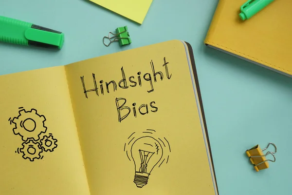 Hindsight Bias Visas Ett Foto Med Hjälp Texten — Stockfoto