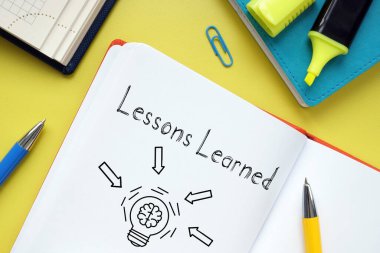 Öğrenilen dersler bir metin kullanılarak gösterilir