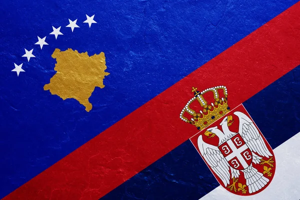 Bendera Kosovo Dan Serbia Dinding Beton — Stok Foto