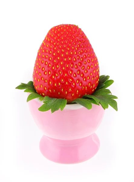 Delicious strawberry in pink bowl isolated on white — Stock Photo, Image