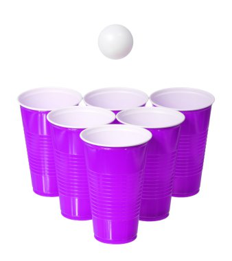 bira pong. Mor plastik bardak ve beyaz arka plan üzerinde izole ping pong topu