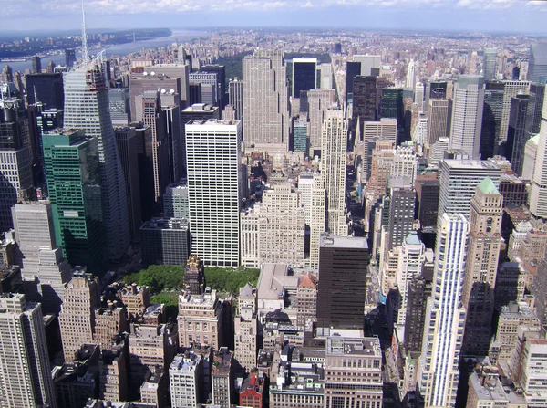 Nueva York, Manhattan Vista panorámica aérea del horizonte con rascacielos . — Foto de Stock