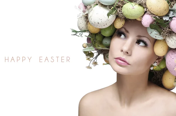 Mujer de Pascua. Primavera chica con peinado de moda — Foto de Stock