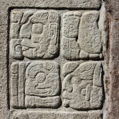 taş oyma. maya komut dosyası ile duvar parçası. Palenque