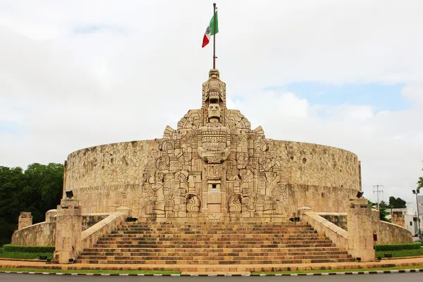 Merida. Anavatan, yucatan, Meksika için anıt — Stok fotoğraf