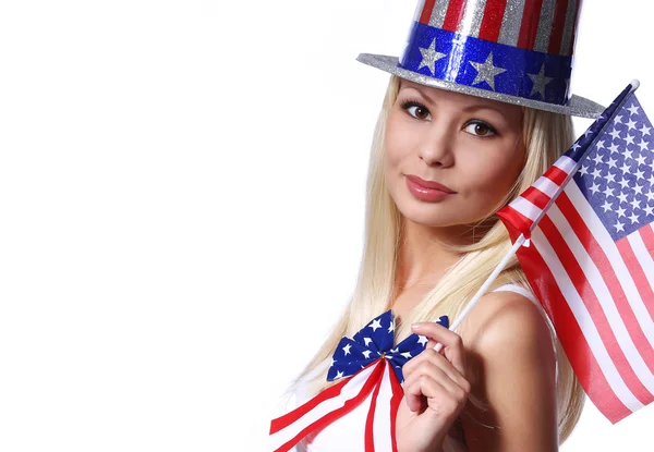 Menina loira acenando pequena bandeira americana isolada no branco — Fotografia de Stock