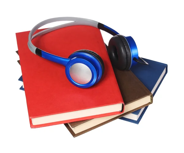 Concepto de audiolibro. Auriculares y libros aislados — Foto de Stock