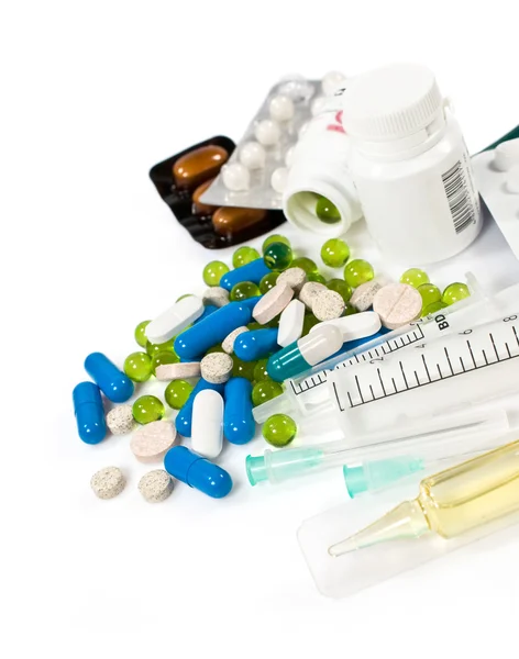 Heap de pastile și seringi — Fotografie, imagine de stoc