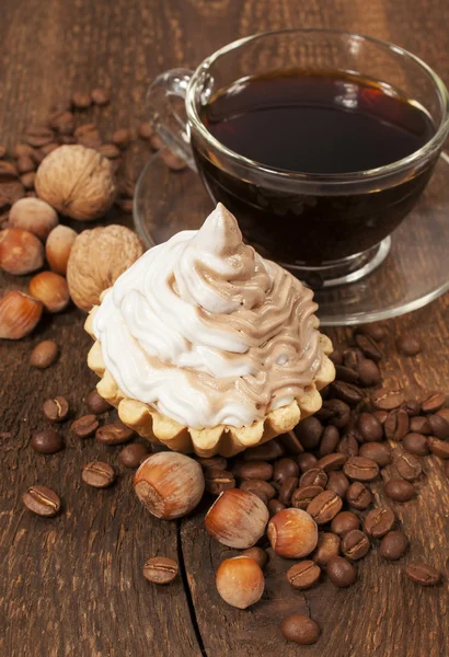 Pastel con café y nueces — Foto de Stock