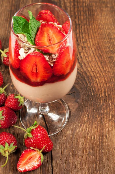 Strawberry dessert with fresh berries and mint — Stock Photo, Image