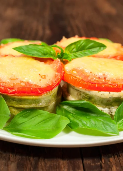 Vegetarian dish of zucchini and tomato — Stock Photo, Image