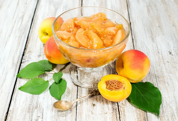 Confettura di pesche e frutta fresca — Foto Stock