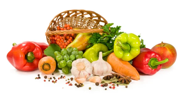 Fresh vegetables and fruits in a basket — Stock Photo, Image