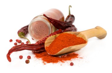 Kırmızı biber: zemin ve ahşap Kepçe bakla