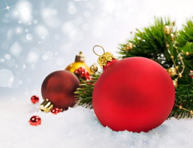 Karda Noel süslemeleri