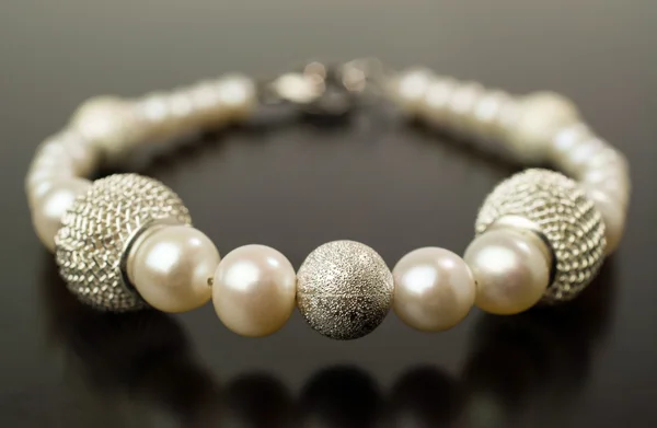 Pearl bracelet — Stock Photo, Image