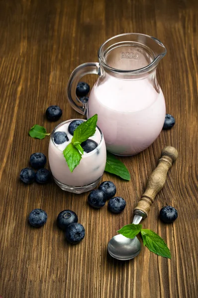 与蓝莓酸奶 — 图库照片