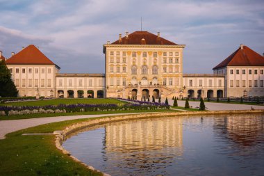 Münih 'in güzel şehri Almanya' nın Bavyera kentindeki Nymphenburg Sarayı
