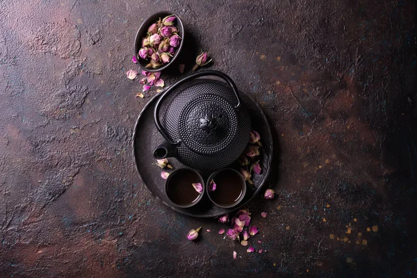 Théière Japonaise Fonte Noire Tisane Avec Boutons Rose Séchés Sur — Photo