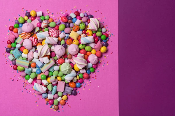 Coeur Multicolore Doux Lumineux Dragée Bonbons Sucettes Guimauves Pour Saint — Photo