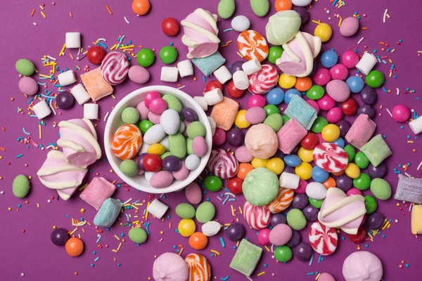 Mnohobarevné Sladké Světlé Dragee Bonbóny Lízátka Marshmallows Pro Zábavu Party — Stock fotografie