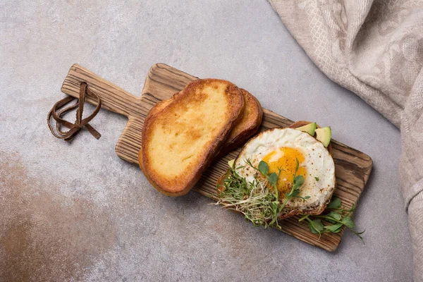 Top View Sandwich Fried Egg Toast Avocado Alfalfa Green Pea — Stock Photo, Image