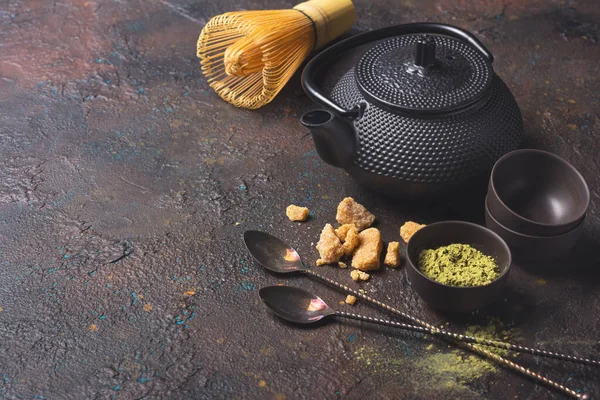 Organic Green Matcha Tea Powder Bowls Cups Bamboo Whisk Vintage — Stock Photo, Image