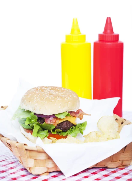 Bacon Cheeseburger with chips — Stock Photo, Image