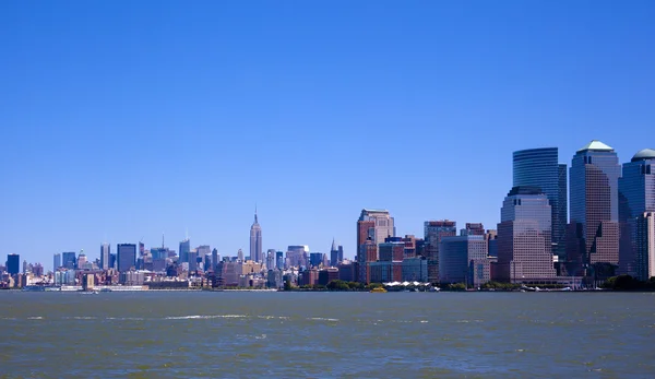 New york şehir silüeti üzerinde güzel bir gün — Stok fotoğraf