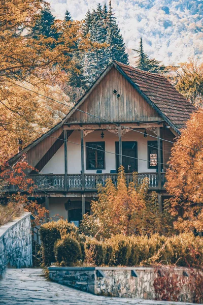 Tahta Taştan Yapılmış Güzel Evler Benzersiz Bir Tasarımı Olan Eski — Stok fotoğraf