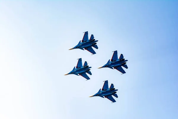 Mooie Foto Van Militaire Vliegtuigen Luchtvaart Lucht Gevechtsvliegtuigen Zweven Lucht — Stockfoto