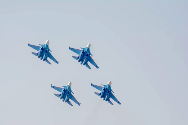 Bela Foto Aviões Militares Aviação Céu Lutadores Estão Flutuar Bombardeiros — Fotografia de Stock