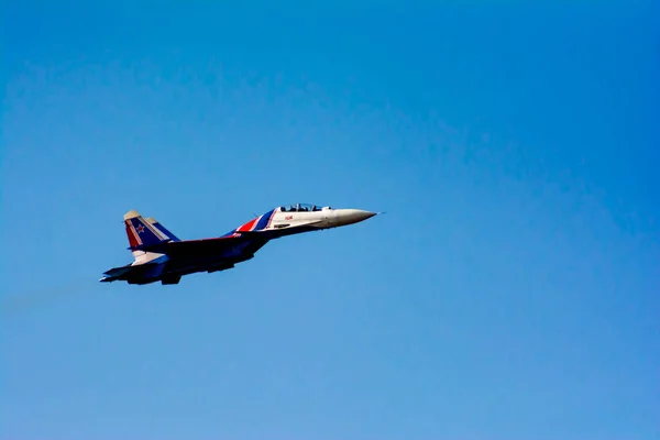Het Oorlogsvliegtuig Vliegt Strijder Lucht Vlucht Van Bommenwerper Lucht Luchtmacht — Stockfoto
