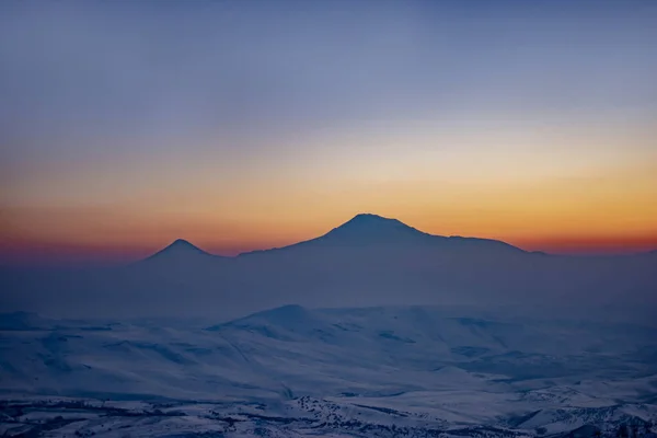 Silhouettes Mountains Silence Night Sunset Beautiful Mount Ararat Sky Turned — Stockfoto