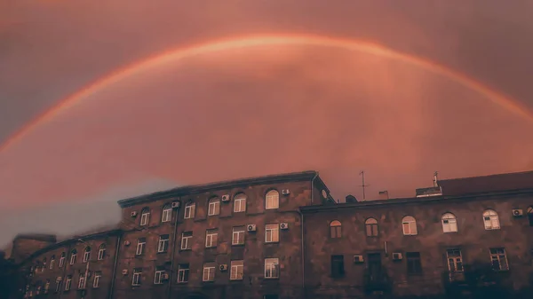 Rainbow House Rain Sky Turned Red Rainbow Appeared Rainbow City — Stockfoto