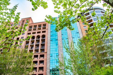 Güzel konut binaları. Evlerin modern mimarisi